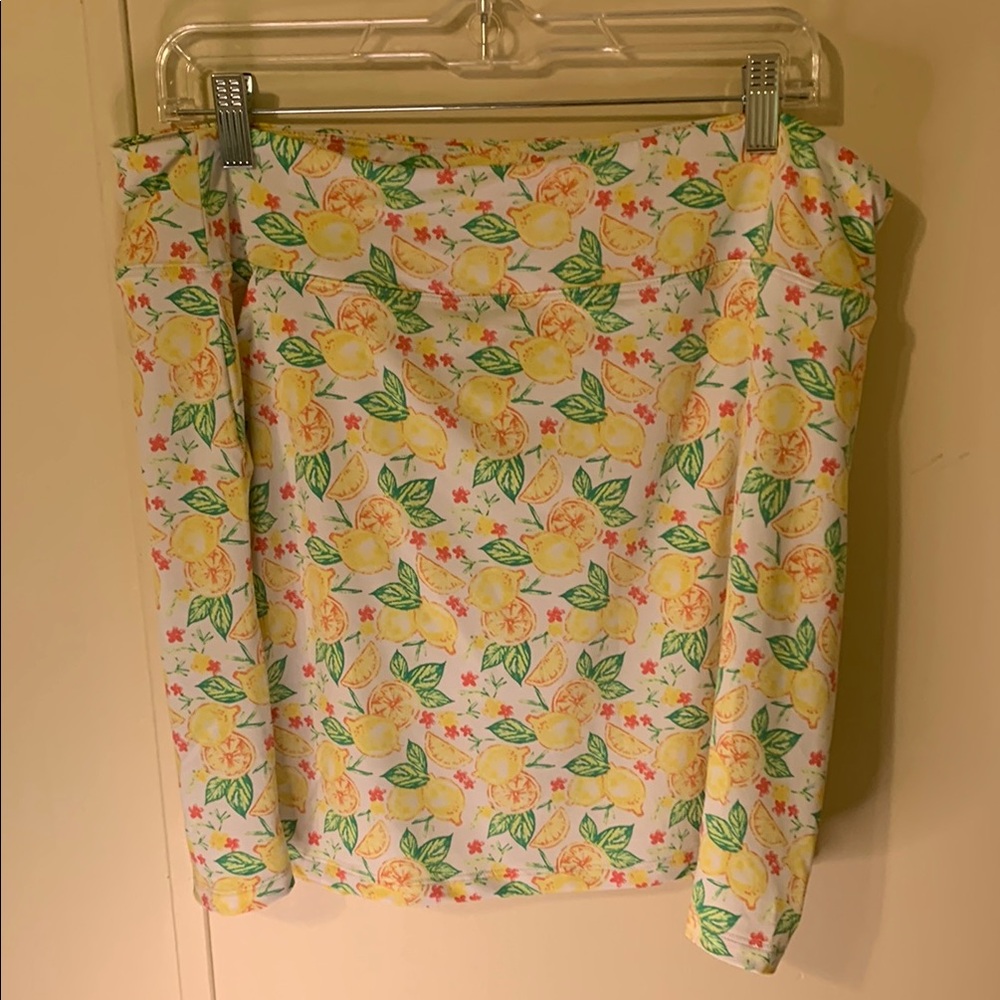 Emerald 18 lemon Print Women's Golf Skort Size L NEW UPF 50+ & Moisture Wicking